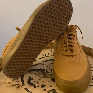 Men’s all khaki vans